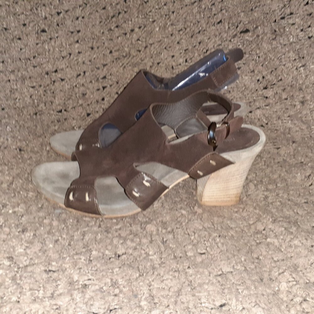 LAURA BELLARIVA-ITALY-Brown Suede Cut-Out Slingback Sandals-Curved Heel-Sz 39-EX - Picture 2 of 7